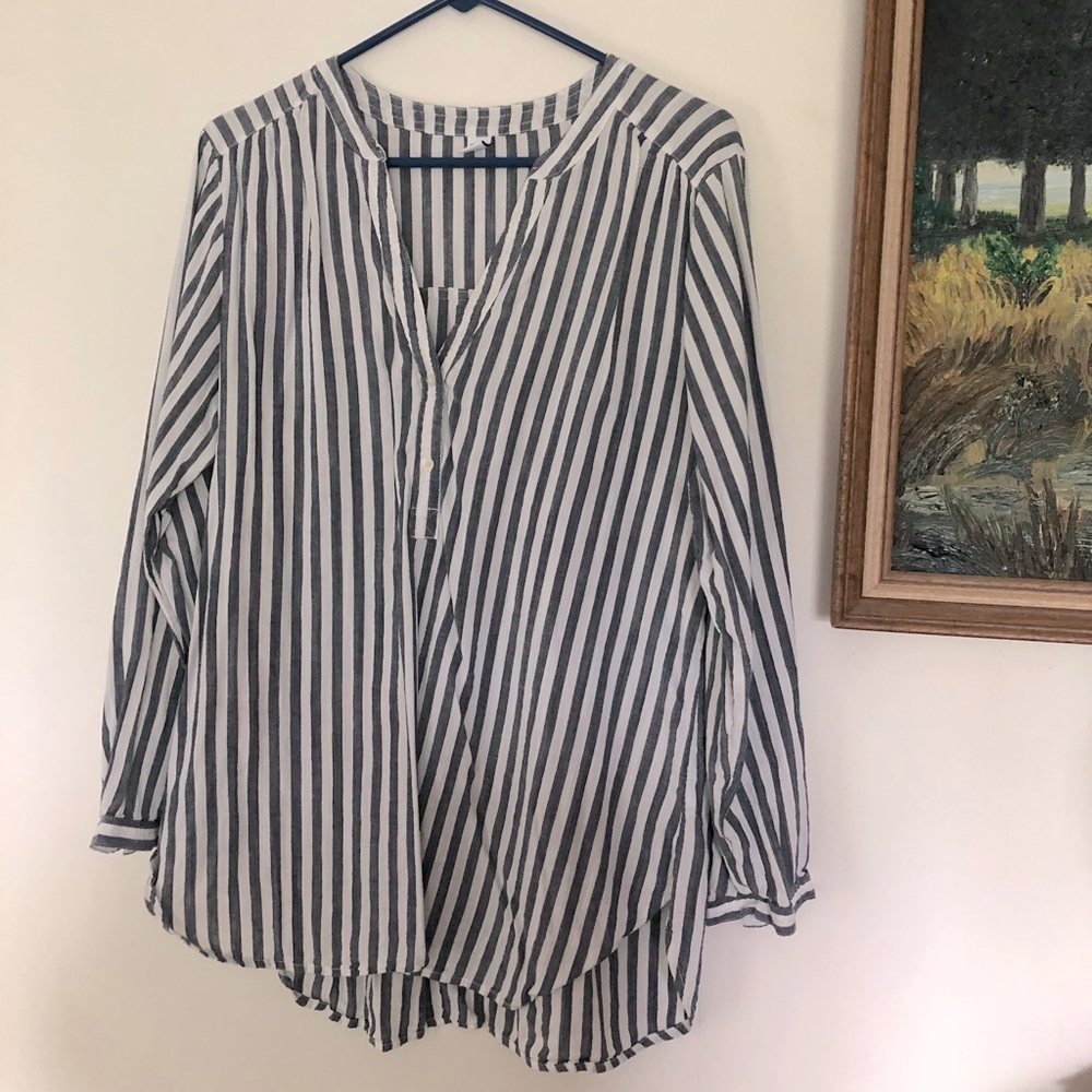 Old Navy White and Navy Striped Tunic Top